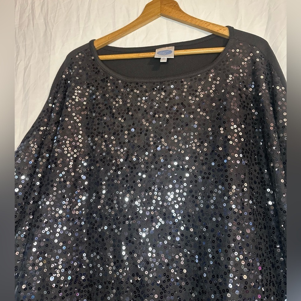 Dg2 by Diane Gilman Women’s Short Sleeve Sequin Top Gray size 1X - Picture 3 of 9